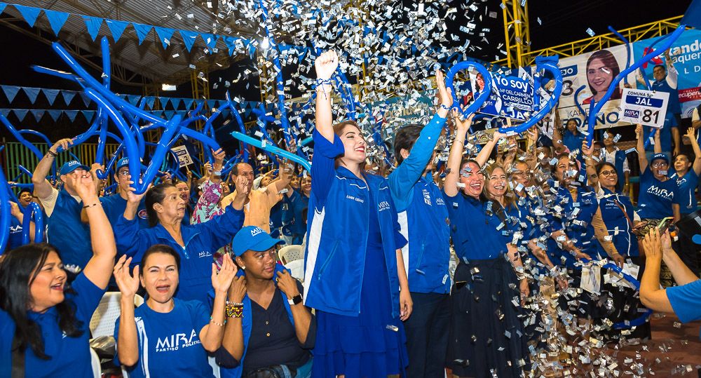 karendcedano's tweet image. ¡Que noche tan emocionante!

Ver a todos los miraístas de Villavicencio y de otros municipios reunidos, llenos de tanta alegría, realmente conmovió mi corazón.

Pero también me dió más fuerza para estos últimos días de campaña. ¡Vamos por la victoria miraístas!

#Concejo #MIRA