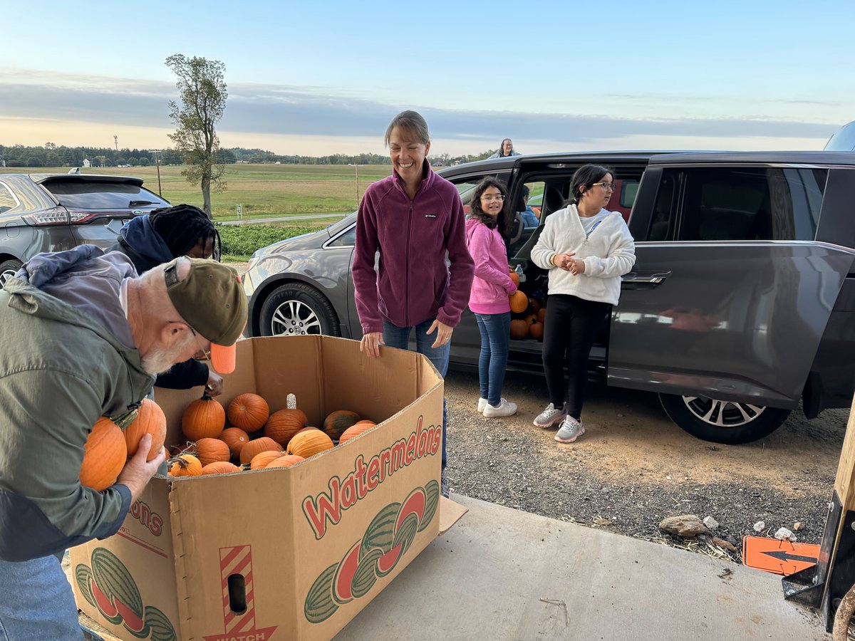 Our pumpkin patch couldn’t have happened without
<a href="/MarisaRardon/">Marisa Rardon</a> @rebeccaboynton1 <a href="/RadiahGarrett/">Radiah Garrett</a>, Ms. Valenzuela, Ms McMillan, Ms. Jones, Ms. Aronin, Ms. Turner, Ms. Washington who made a sunrise visit to <a href="/firstfruitsmd/">First Fruits Farm</a> <a href="/JulieMcDivitt/">Juliet McDivitt</a> <a href="/PaulaDG14/">Paula de Guerra</a> #communityschool <a href="/BaltCoPS/">Baltimore County Public Schools</a>