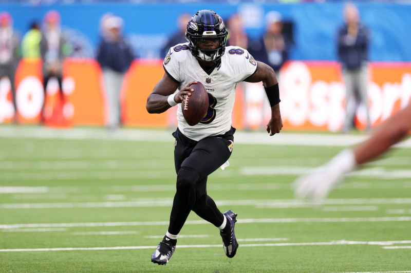 nflrums's tweet photo. Baltimore Ravens Lamar Jackson had a GREAT DAY

- 21/30
-223 Yards
- 1 TD 1 INT
- 88.6 Rating 
- 13 carries 
- 62 Yards https://t.co/jRNg5a4xhO