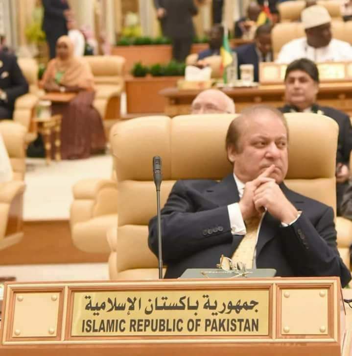 MohsinK01945655's tweet photo. شیر کوختم کرنے والے کہاں ہیں آج شیر کی سیاست ختم کرنے والے کہاں ہیں آج🔥
@MaryamNSharif
@Atifrauf79
@Hamzadee20
@ChuhadryJu78384
@Junaid_182_ksr
@KamiKhan_138
@khuram_ksrPP182
@Nawab_ksr_Pak
#pp_182
#smt.krk
#میرا_لیڈر_آرہا_ہے https://t.co/FWZNxND9Mb