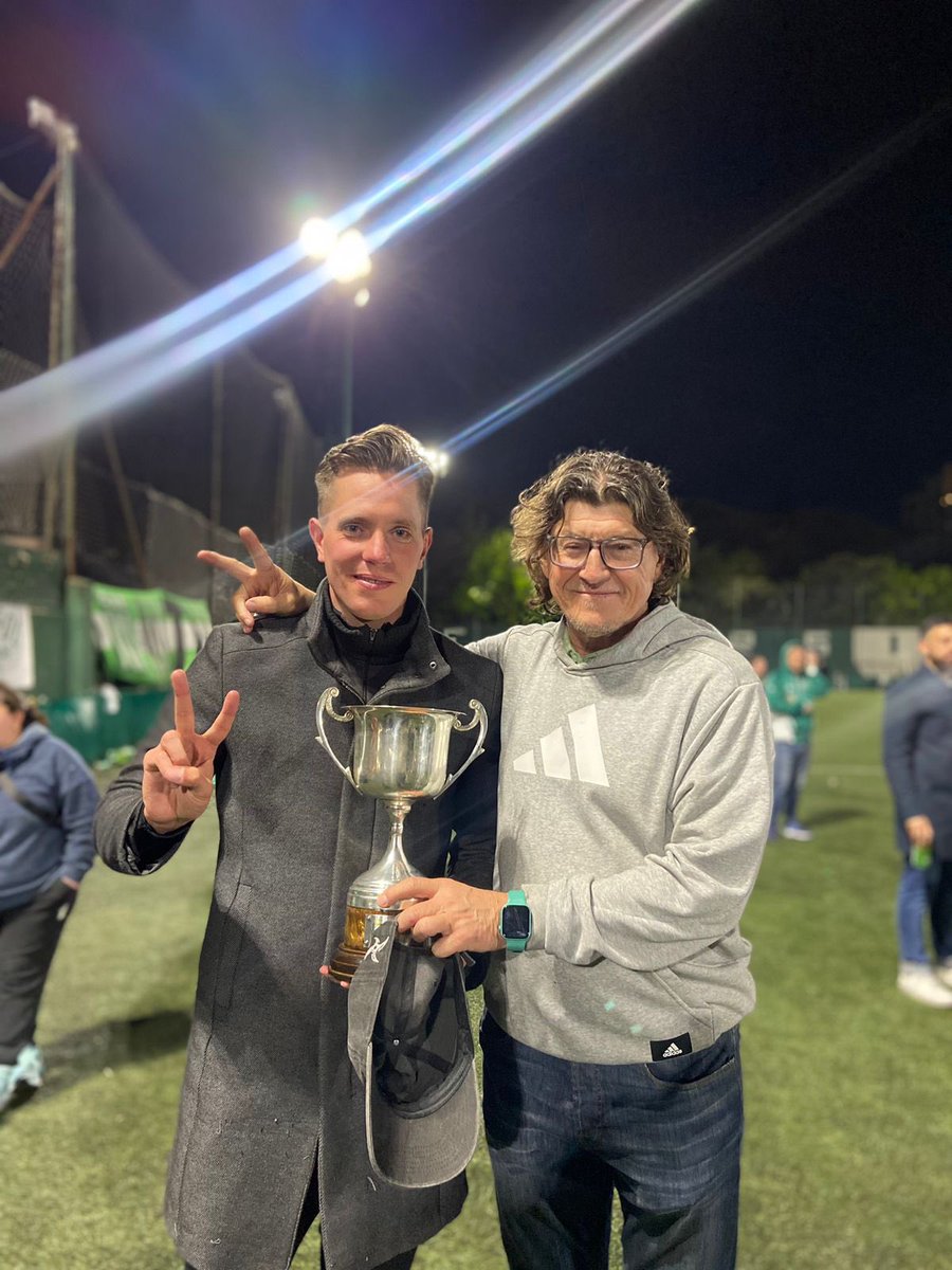 jckopri's tweet photo. EXCURSIO CAMPEÓN 🏆⭐️

Logramos coronar esta gran campaña con el campeonato. Estos muchachos se lo merecían.💪🏼

Felicitaciones a este hermoso grupo. Dirigentes, jugadores, familiares y, por supuesto, a los hinchas que siempre acompañaron. Dale verde!! 🇳🇬 https://t.co/vzTJ99010P