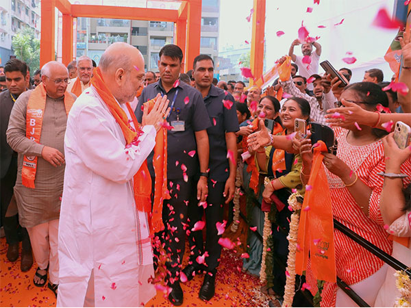ani_digital's tweet photo. Future of country is formed in libraries, says Shah after inaugurating memorial to honour 1857 revolutionaries

Read @ANI Story | https://t.co/oDuwEKOsVr
#AmitShah #Gandhinagar #Samau https://t.co/XjWvjKsEp7