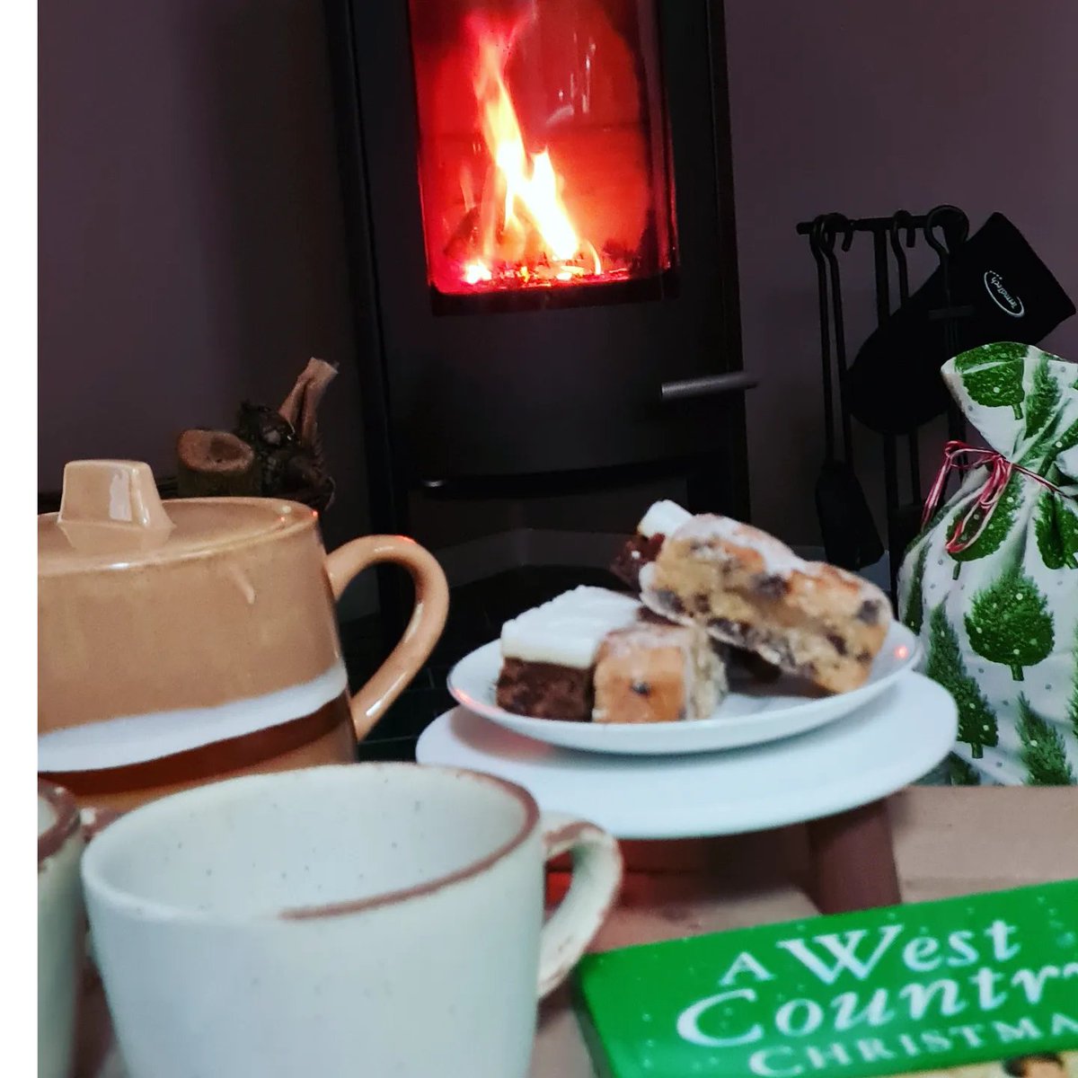 tregooseoldmill's tweet photo. With only 10 weeks untill Christmas why not book a pre festive break with us in one of our characterful cottages?
#Christmasbreak #festivegetaway #december #winterwalks #staycation #Cornwall #lovecornwall #bobblehat #itsbeginningtolookalotlikechristmas https://t.co/aiR7IvyR8p