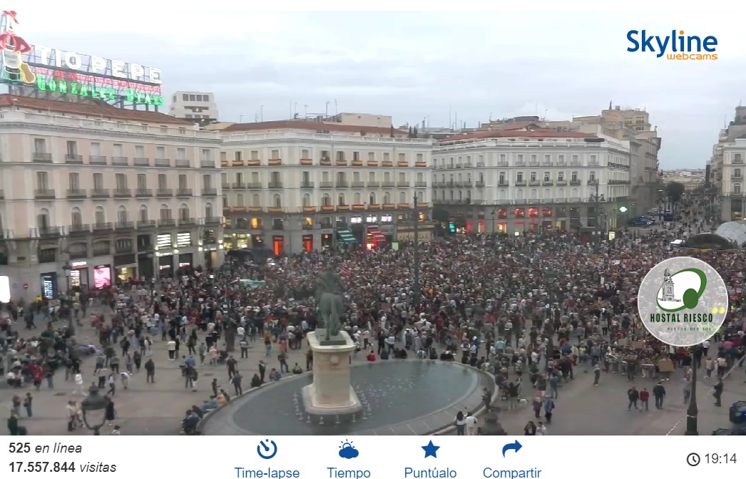 La Puerta del Sol se llena de solidaridad con el pueblo palestino 
#PalestinaLIBRE #IsraelGENOCIDA #GraciasMadrid