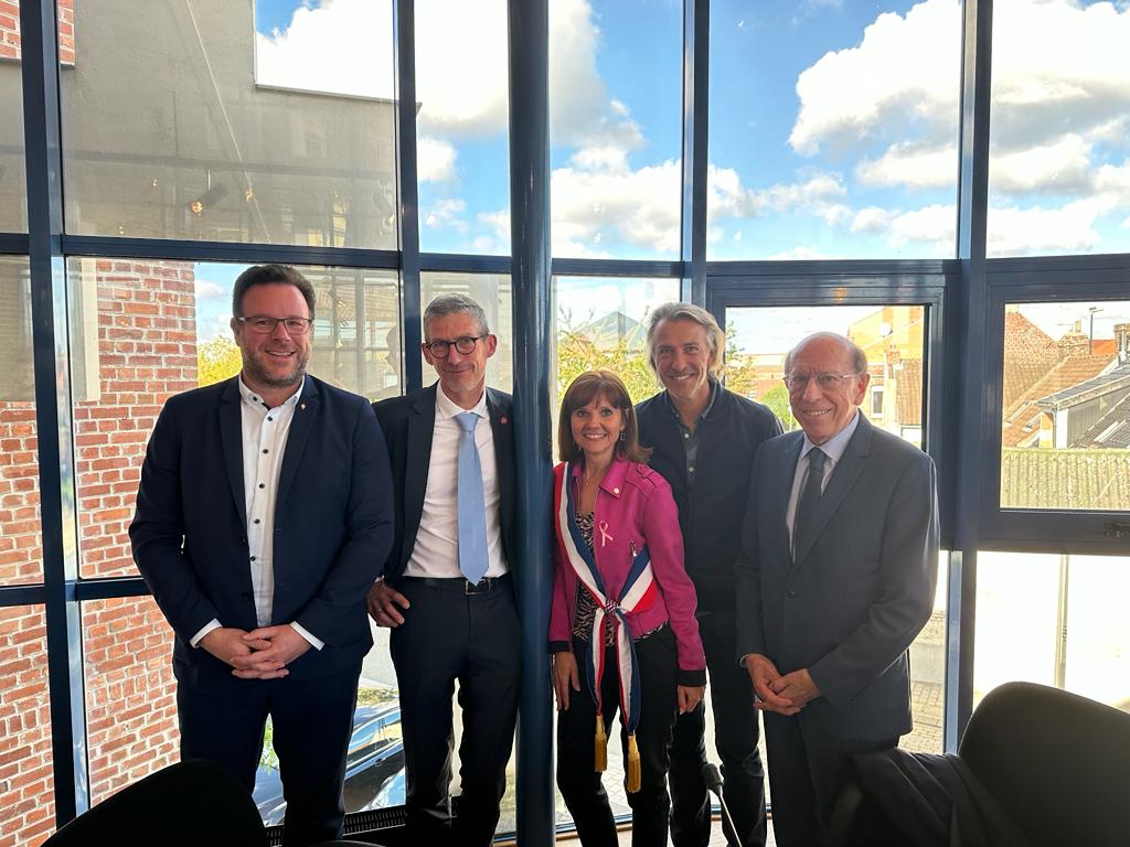 LefebvreFred59's tweet image. Toutes mes chaleureuses félicitations à Valérie Biégalski, Conseillère Régionale du @GroupeMDRAHDF, élue ce dimanche 15 octobre, maire de Noyelles-Godault. 
Si fier de toi !