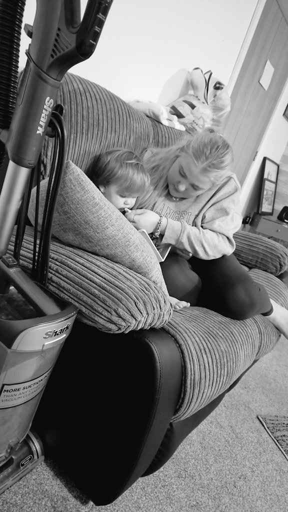 shazhewwy's tweet image. PND is so hard, but 15 months later and we have turned a corner. Still have rough days but this picture paints a 1000 unspoken words. So proud of my daughter and love my granddaughter to the moon and back ❤️ #postnataldepression