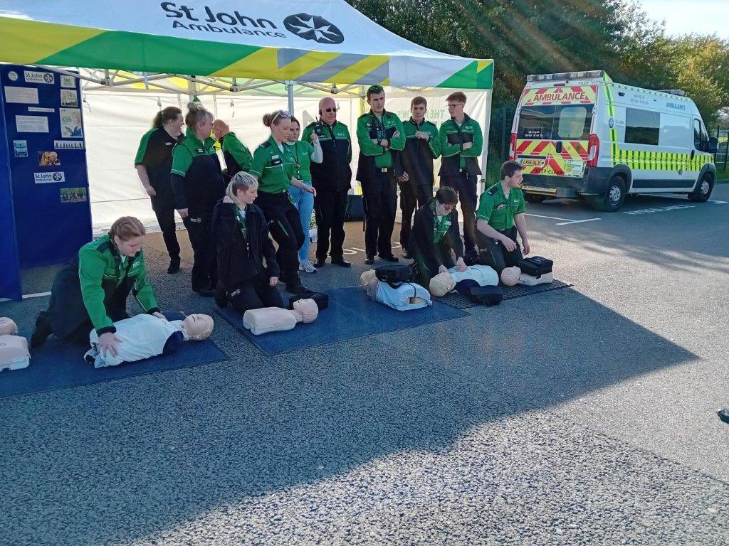 Amazing day today <a href="/OfficialBHAFC/">Brighton & Hove Albion</a> with our volunteers providing First Aid at the women’s game v Spurs but our <a href="/stjohnambulance/">St John Ambulance England</a> cadets and adults also taught CPR to spectators for  #RestartAHeart thank you to the Stadium for the continued support. #stjohnpeople #Womenssuperleague