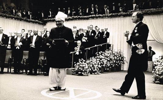IslamicMonthCAN's tweet photo. An Ahmadi Muslim, Dr. Abdul Salam won the @NobelPrize for his contribution to electroweak unification theory on Oct 15, 1979.

Explore Islamic history at an exhibition hosted by the Ahmadiyya Muslim Community on October 29

Register: https://t.co/cy7j8uMpPQ

#IslamicHeritageMonth https://t.co/TA7bumm3gd