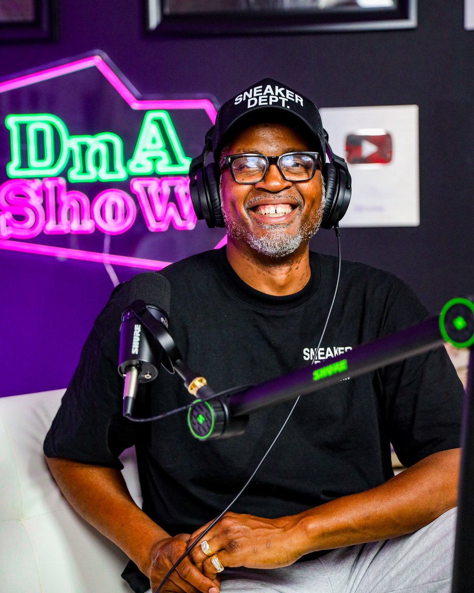 DJ_SNEAKERHEAD's tweet photo. DNA SHOW PODCAST EP 3 

I sat down with my Dad to share his journey of being homies and finding a way to make a change so we will never have to see the days he saw in life. This episode is loaded with gems! 🙌🏽 

Download here 👇🏽
https://t.co/baoiRujzAp https://t.co/jBzLrQtvtw
