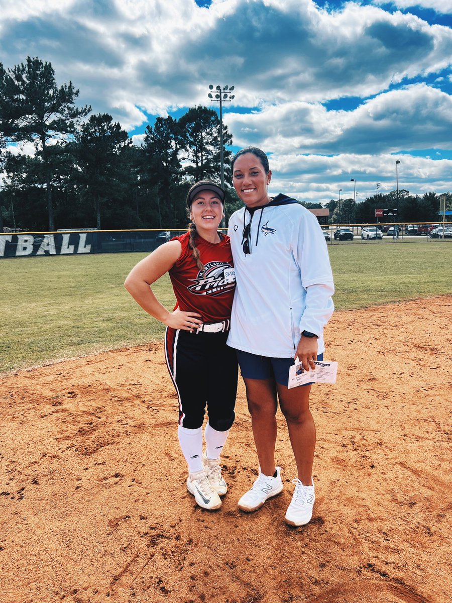 skyporter2024's tweet photo. I had an incredible day today at the USCB Camp! I would like to thank the coaches and players for hosting the camp. I had a wonderful time getting to know everyone and learning new skills to benefit me. #uncommitted #2024recruit #gosandsharks🦈 @USCBSoftball @CodeeYeske https://t.co/Ki3mj8jSpk
