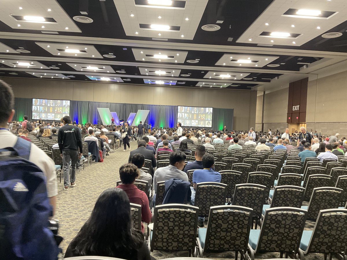 NarayanRangaraj's tweet image. Rich experience at #INFORMS2023, meeting several people.  Scene prior to plenary talk by Daniel Kuhn.