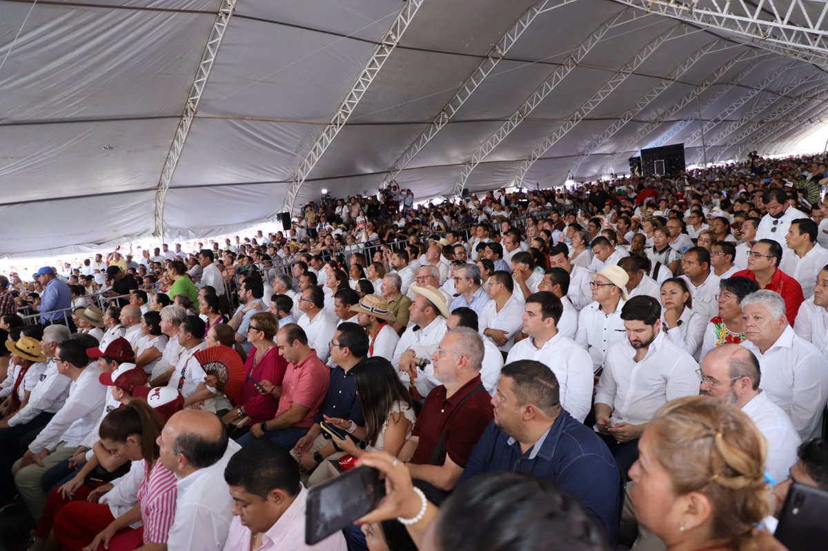 Jaime H. Lastra Bastar (@jaimelastra_) on Twitter photo Atendemos el llamado a la unidad que hizo hoy nuestra Coordinadora de los Comités de Defensa de la Cuarta Transformación, <a href="/Claudiashein/">Claudia Sheinbaum Pardo</a>. Desde #Tabasco, tierra y agua de <a href="/lopezobrador_/">Andrés Manuel</a>, se demuestra el compromiso con el movimiento.
#LaEsperanzaNosUne Atendemos el llamado a la unidad que hizo hoy nuestra Coordinadora de los Comités de Defensa de la Cuarta Transformación, <a href="/Claudiashein/">Claudia Sheinbaum Pardo</a>. Desde #Tabasco, tierra y agua de <a href="/lopezobrador_/">Andrés Manuel</a>, se demuestra el compromiso con el movimiento.
#LaEsperanzaNosUne