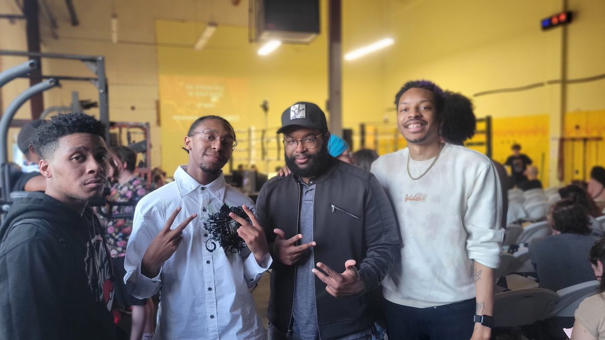 ArbiterSkyward's tweet photo. It was cool to do the first ever smash boxing ebent. It was too damn fun.

Also Trident pics undefeated 💯 https://t.co/dMUWMxHcF1