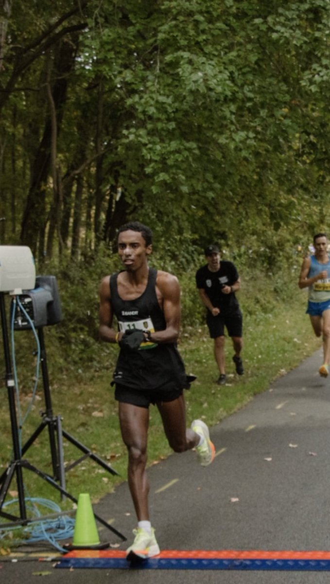 runnerhabs's tweet photo. Gut destroying race: 2:16:12 marathon debut 

Half way split: 65:45 
Second half split: 70:27  

@McKirdyTrained https://t.co/yZTLnw6PJE