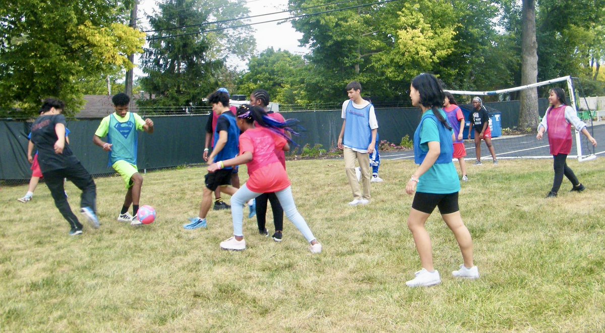 GaisserFamily's tweet photo. Enjoyed great weather for sports this fall! Students’ efforts to participate actively and contribute to their teams were impressive. ✨ https://t.co/b3UWeNb6Gz