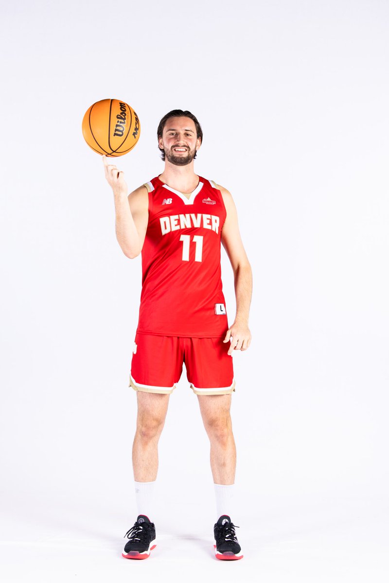 CarlosFuentes_5's tweet photo. The marathon continues, I just got started☝🏻☝🏻 #Eleven #Denver #DenverBasketball https://t.co/oJzHb7fhPN