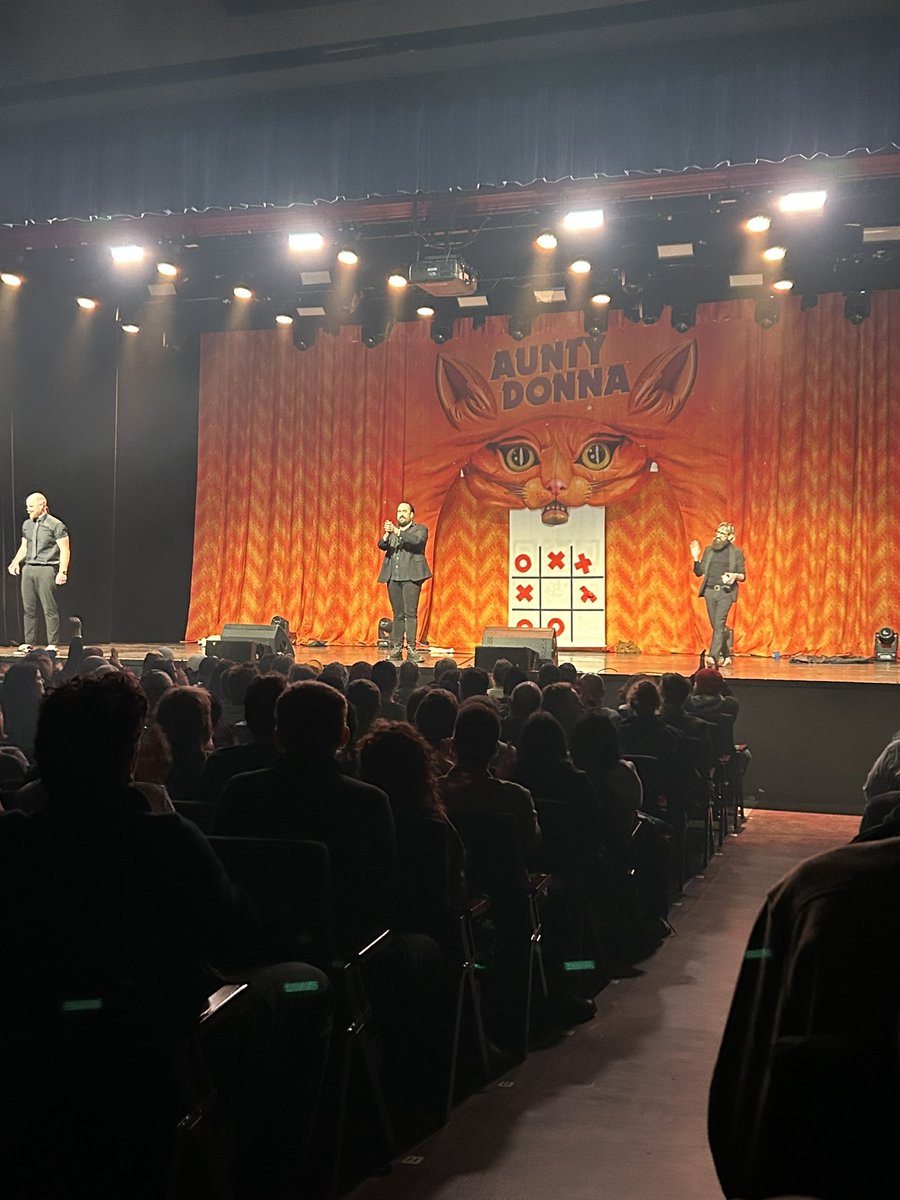 The <a href="/AuntyDonnaBoys/">Aunty Donna</a> sure do put on one heck of a show. Even if you miss the first little bit due to crazy Toronto traffic