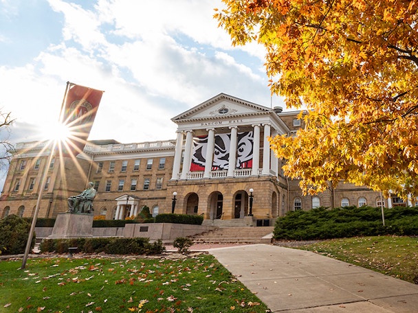 With #SESP wrapping up, it’s a good time to say I’m hoping to recruit a grad student (or 2!) this year! If you’re interested in guns, culture, or novels/reading, please reach out - I’d love to hear from you and chat about Madison. (Pls share!)