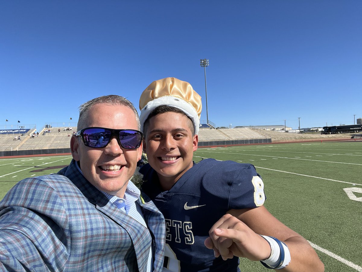 Great day yesterday at HPU Stinger Spectacular. Loved the parade, having both the kiddos here for the victory, and grabbing a selfie with the newest HPU royalty! Great day to be a Yellow Jacket! @HPUTXAlumni @HPUTX