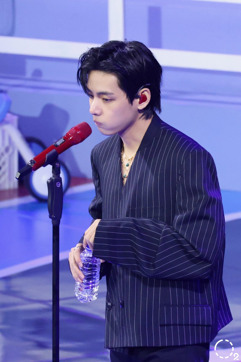 _oxygenO2's tweet image. 231014 태형 뷔크닉

굿나잉𖤐*̩̩͙⸝⋆

#뷔크닉
#TaehyungFanMeeting
#태형 #뷔 #V #BTS  #방탄소년단
@BTS_twt