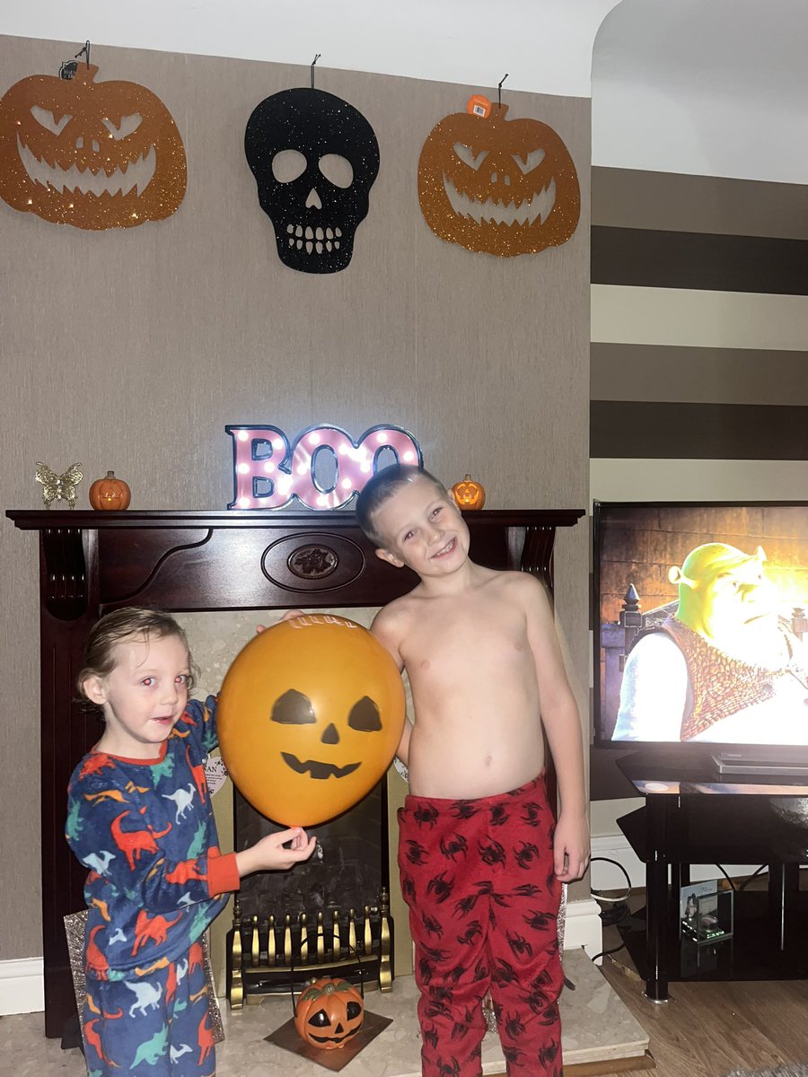 Chloe Barton tweet media