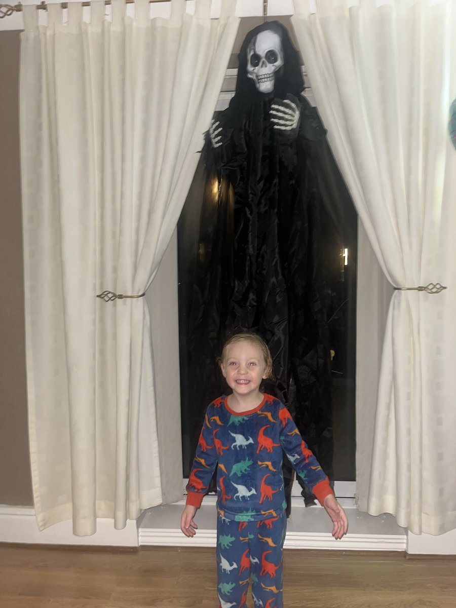 Chloe Barton tweet media