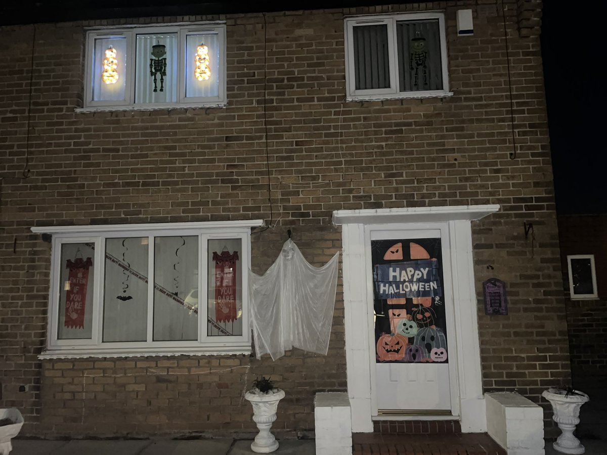 Chloe Barton tweet media