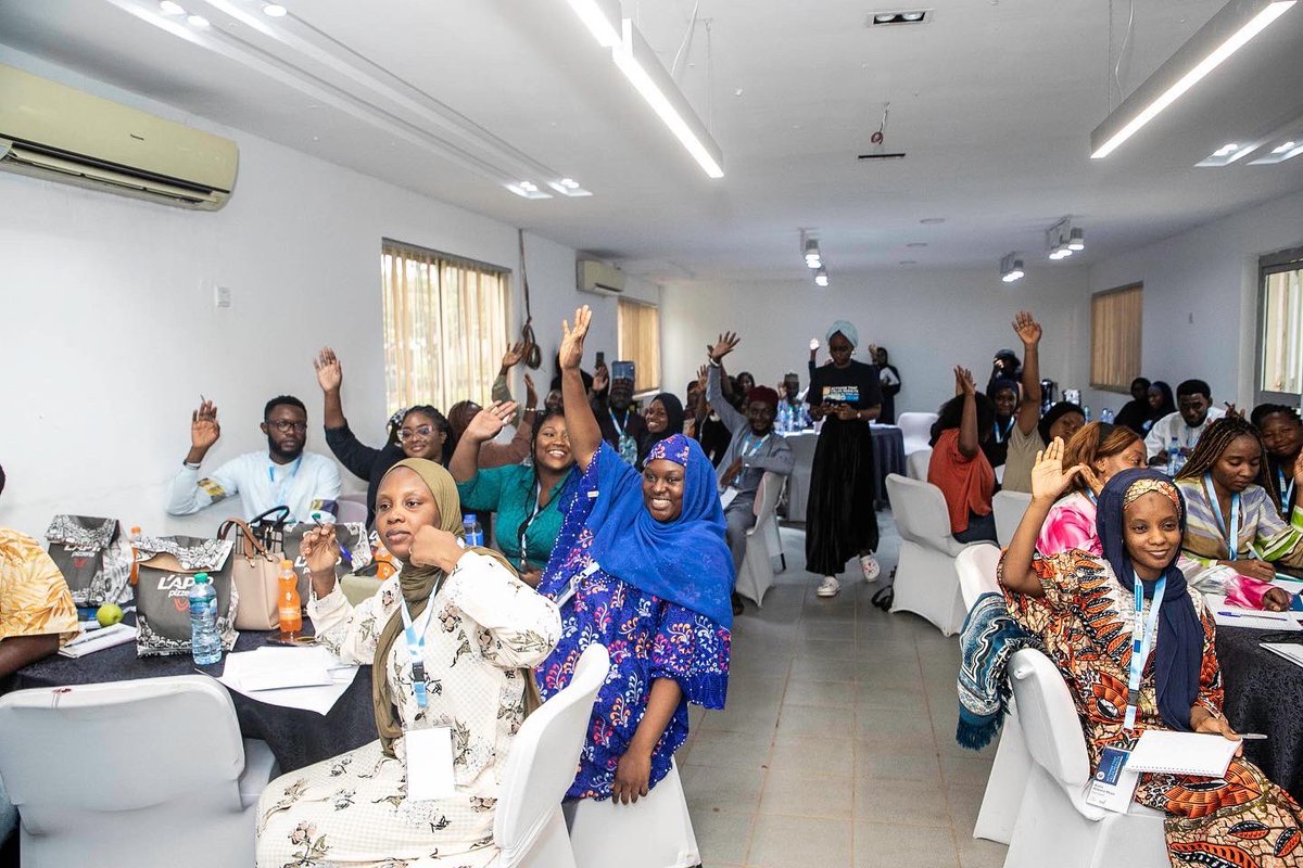 Flexisaf_fdn's tweet image. icebreaker games, active engagement in sessions, and even mastering unique types of applause. It was a day filled with so much energy. Stay tuned for more! 📸💫

#ActivismTraining #CulturalExchange #Introductions #YouthActivists #Advocacy