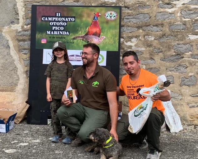 FedeAlavaCaza's tweet photo. Mikel Torme ganador del I CAMPEONATO DE OTOÑO de caza menor con perro
La prueba organizada por Cristian Simón, ha contado con la participación de 18 deportistas
Pódium:
1º MIKEL TORME
2º UNAI BASOKO
3º MIGUEL ANGEL BLANCO
Nuestra enhorabuena a la organización y participantes. https://t.co/jwGXqhxbRH