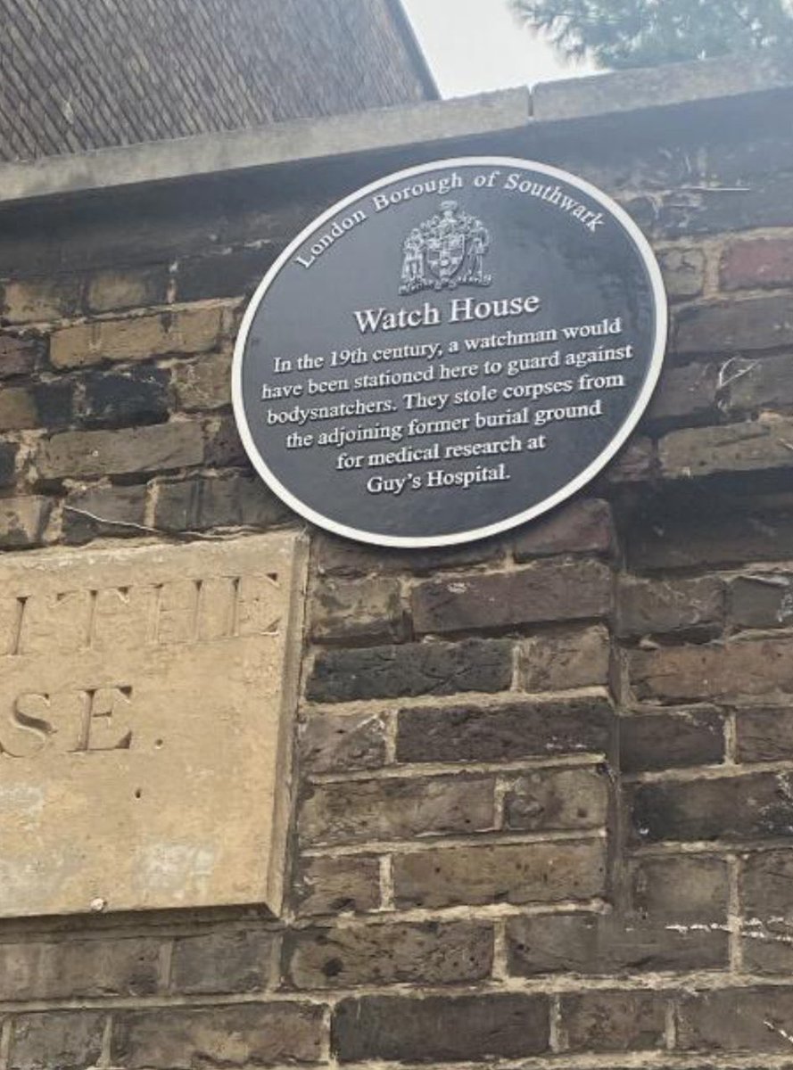 VersusHistory's tweet photo. GRAVE ROBBERY IN VICTORIAN LONDON
Read all about it in our brand new guest history blogpost, courtesy of @MrBuddwing65.
Link: https://t.co/sntMHVJRUk
#VersusHistory #VHBlog https://t.co/6TGghPaUED