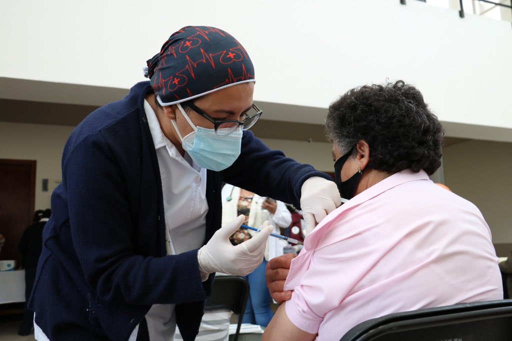 #EdoMexAlMomento | Este 16 de octubre iniciará la vacunación contra influenza y Covid-19 en nuestra entidad. 

Concluye el 31 de marzo de 2024.

#ElPoderDeServir