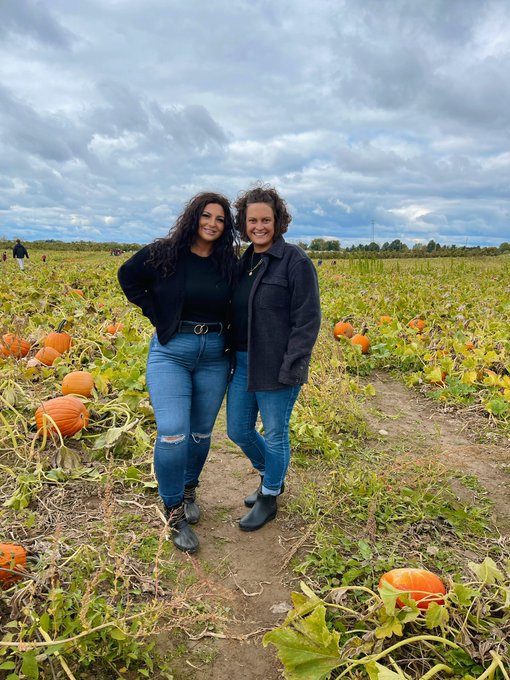 pumpkin patch 🧡🫶🏽 https://t.co/zPCuuB98Nk