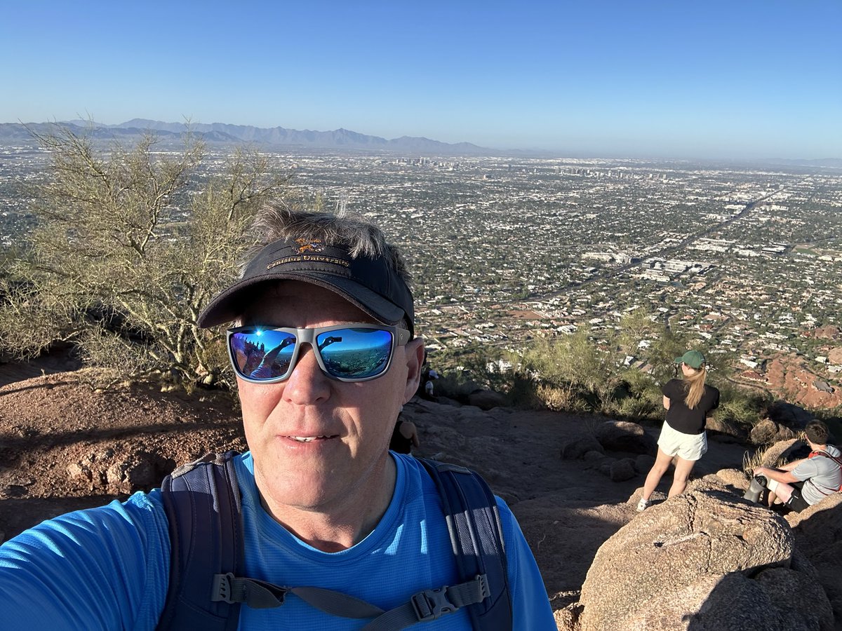 IowaEMResidency's tweet photo. Per Dr.Clancy, a visually stunning vacation is essential for your wellness. I had mine this AM on my hike up Csmelback! @Iowa_EM https://t.co/cDV1PFvPki