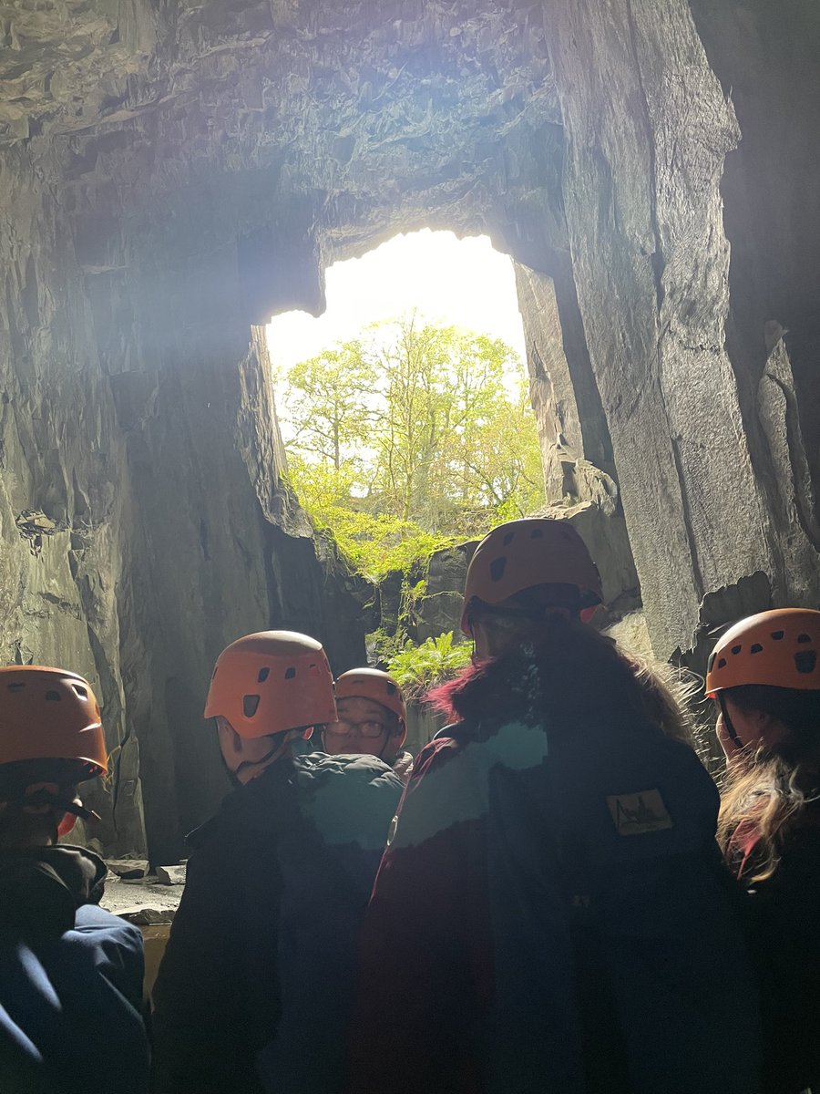 What a Sunday! 
Miss Davies and Group 3 visited Cathedral Quarry and went ghyll scrambling! 🤩🤩