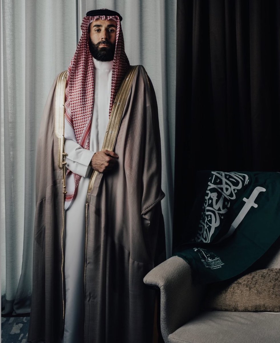 FH_MHY's tweet photo. الموهبة وحدها لا تكفي حتى تصبح عظيماً في نظر الناس، فالعظماء يُعرفون بمواقفهم ومبادئهم وقيمهم ��لإصيلة التي لا تغيرها شهرة ولا يؤثر عليها سُمعة، لذلك أحترم جداً كل شخص تمسك بموقف الشرف في الدفاع عن قضية الأمة، وأنت واحد منهم يا كريم 💛

احترام كبير .. لصاحب المبدأ 🙏

@Benzema https://t.co/IEvK7dBtJJ