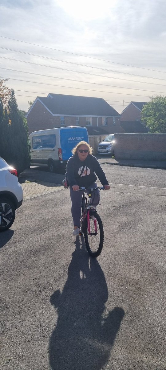 Today I finally accomplished another milestone for my #braininjuryrecovery after +4yrs without cycling, scare and thinking I couldn't. I decided I needed to try. Great feeling seeing I still can  👏💪 #movingforward #challengingmyself #BelieveInYourself