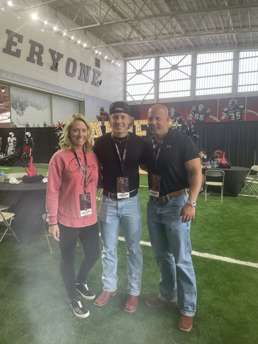 Had a great time at <a href="/TexasTechFB/">Texas Tech Football</a> yesterday! Big thanks to @TTUCoachBook! <a href="/JoeyMcGuireTTU/">Joey McGuire 🌵</a> <a href="/CoachKennyPerry/">Kenny Perry 🌵</a> <a href="/jkbtjc_53/">James Blanchard 🌵</a> <a href="/BnanceTTU/">🥷 Brian Nance 🌵</a> <a href="/chipd23/">Chip Darden</a> <a href="/leehays/">Lee Hays</a> <a href="/RecruitLCP/">LCP Football Recruits</a>