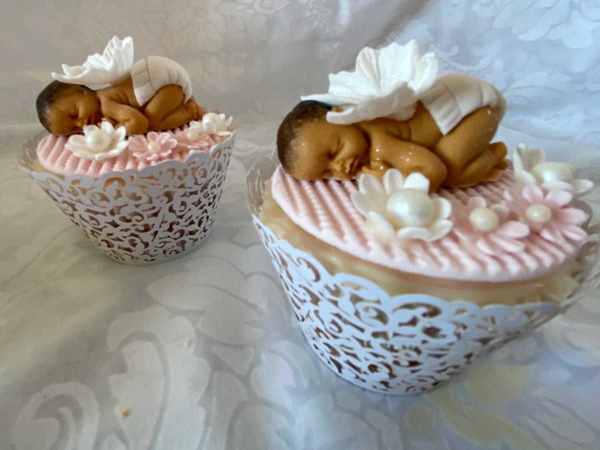 SharonMack82795's tweet photo. πΆπ»π§ππ #christeningcupcakes #baking #baker #cupcakes #handmade #homemade #alledible #pink #cake https://t.co/9iaoaO1HJ7
