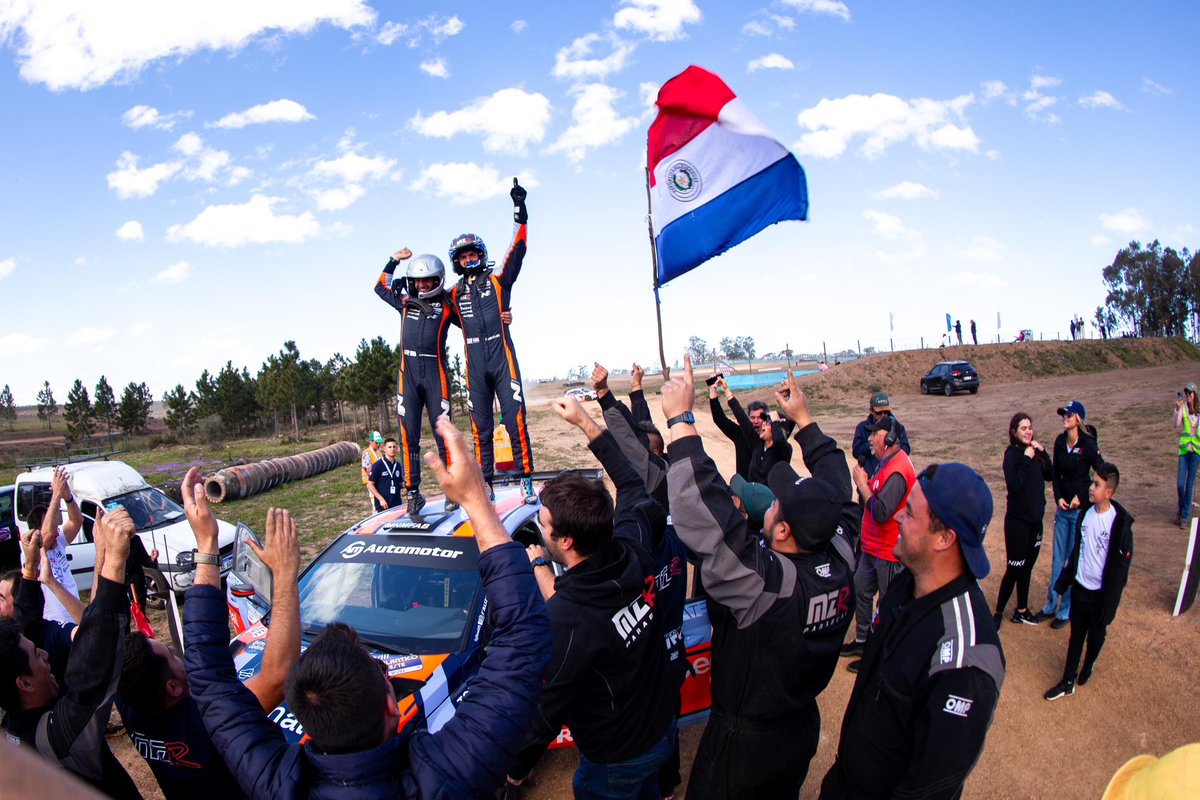 ¡FAU CAMPEÓN! 🇵🇾💪🏼🏁
Emoción a flor de piel💙