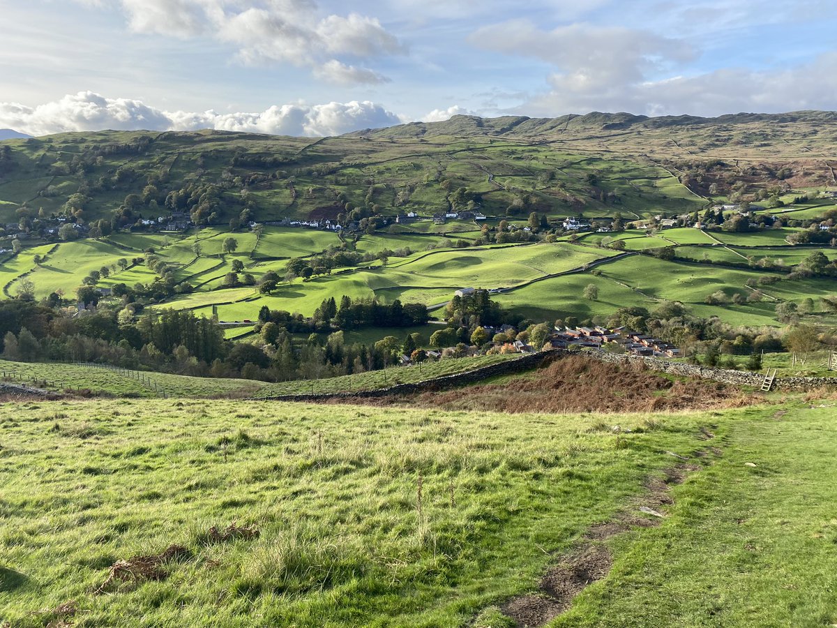 Group 1 went climbing waterfalls and jumping in pools. The team then successfully lead themselves on a hike on a beautiful Sunday afternoon! ☀️🤩