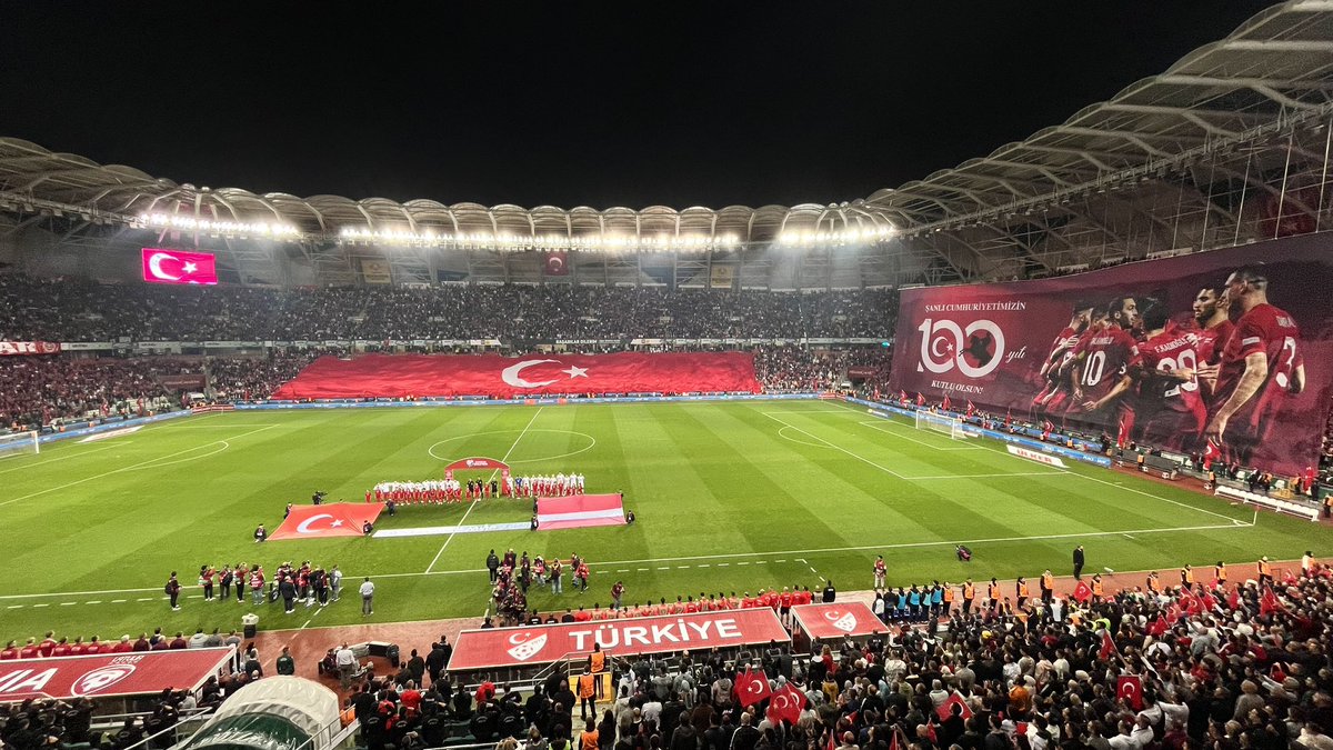 A Milli Futbol Takımımıza Letonya karşısında başarılar diliyoruz. 🇹🇷🇹🇷🇹🇷 #BizimÇocuklar #TURvLVA