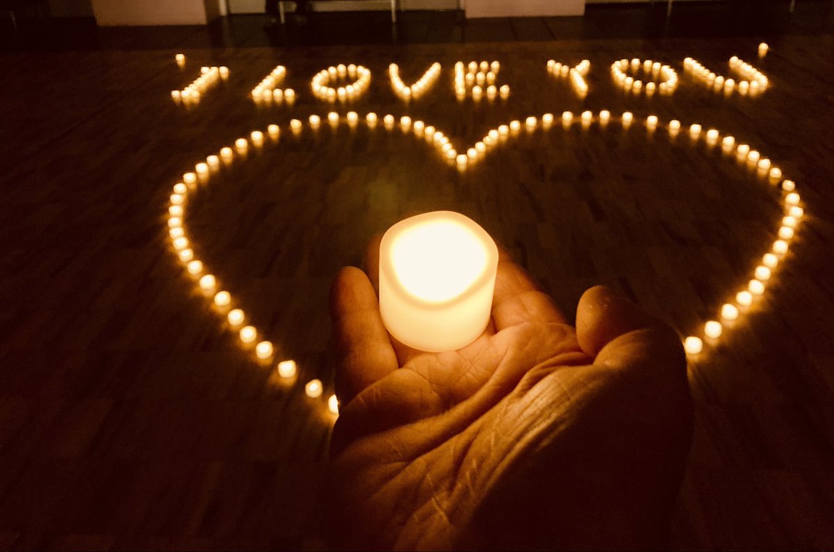 Tonight, for the #WaveofLight at the end of #BabyLossAwarenessWeek , we at Manchester @SandsUK join bereaved parents everywhere in remembering our babies with love in our hearts . #BLAW #BLAW2023 #AlwaysLovedNeverForgotten #BabyLoss #PregnancyLoss