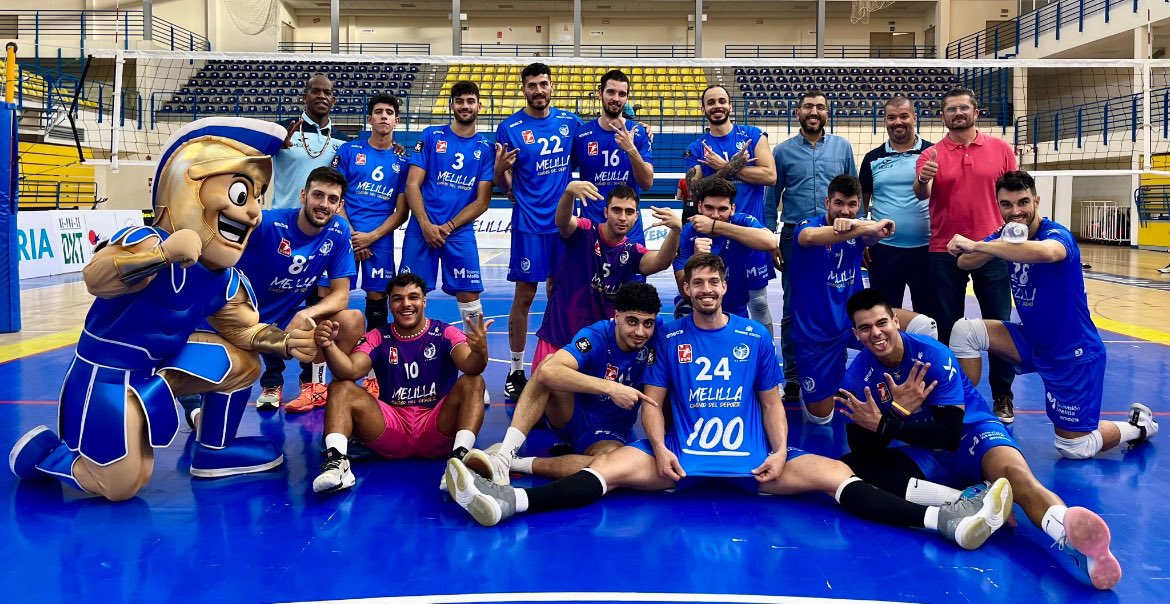 No era un día cualquiera. Visita de <a href="/MigueFerBon/">Miguel Ángel Fernández Bonnemaisón</a> que nos dio suerte🍀 Jugaron los canteranos: somos “Líderes de la #Superliga1M”. 

Celebramos el partido 1️⃣0️⃣0️⃣ del mago <a href="/mgiustiniano/">Mariano giustiniano</a>.

Gracias <a href="/MigueFerBon/">Miguel Ángel Fernández Bonnemaisón</a>, Candela y Pica Pica <a href="/mgiustiniano/">Mariano giustiniano</a>
#Melilla_Ciudad_Del_Deporte
@TvMelilla