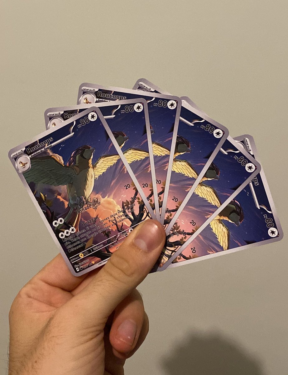 Pour cloturer le projet Épopée Originelle on a voulu vous faire un ptit cadeau !

<a href="/pierrotcards/">Pierrotcards (commissions open)</a> a sélectionné la carte de @Mousdraws pour en faire une magnifique shadowbox et vous la faire gagner !

Pour participer 
Rt le tweet 
Follow <a href="/pierrotcards/">Pierrotcards (commissions open)</a> et <a href="/PkmnGenX/">GenX Hoenn?</a> 

Tirage le 22/10