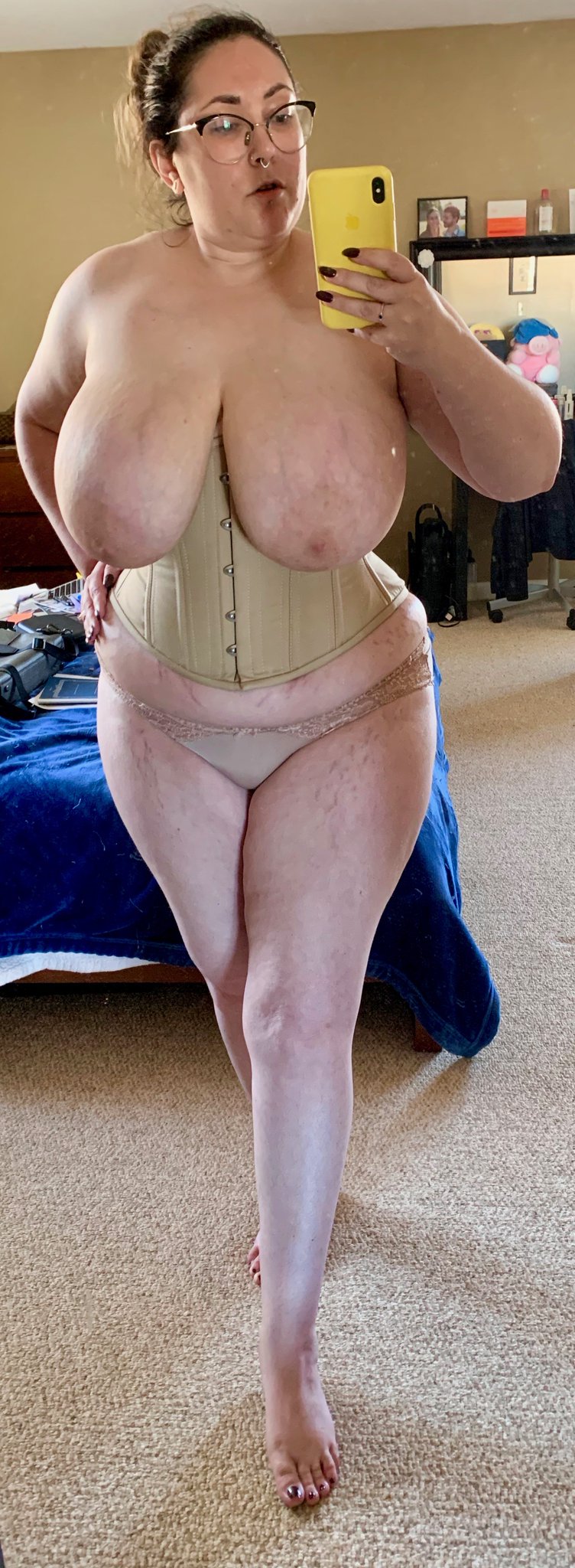 My rack is so big that no one ever gets to see my waist! #fyp #tuesdayvibe #selfie #corset #bbw #bigboobs #curvy #topless https://t.co/GJcmy8TUns