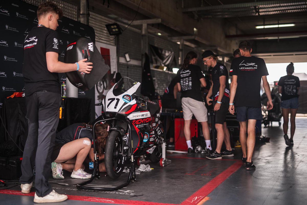 LemWroclaw's tweet photo. MotoStudent 2023 Day 4: Improved braking and acceleration tests. Adjusted bike settings, affecting handling. Results: Gymkhana - 3rd, Braking - 5th, Acceleration - 6th.

#LEMWroclawMotorsport #LEMTachyon #WroclawUniversityofScienceandTechnology #MotoStudent  #MotoStudentElectric https://t.co/FpVhGeqJKG
