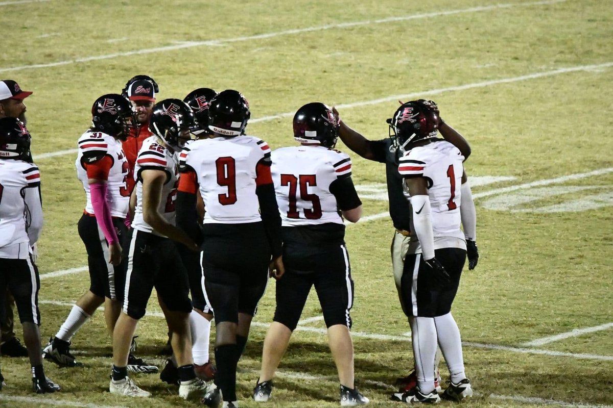 _dmanning99's tweet photo. Don’t step on toes! Step up when needed! 🤝 @zalenwatkins25 @ListonSpratt06 @22_arrowood @JaylenHinton7 🔒 https://t.co/jMuvGtR5PN