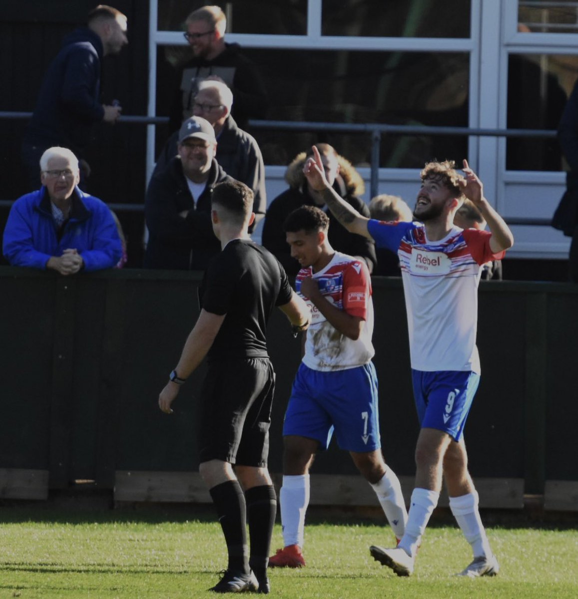 Will Jones tweet media