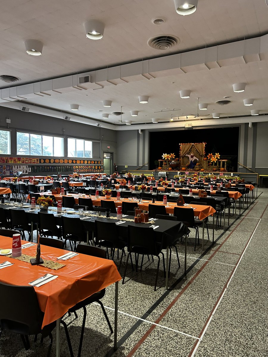 djglenm's tweet photo. Community Dinner https://t.co/di3XgXvSsn