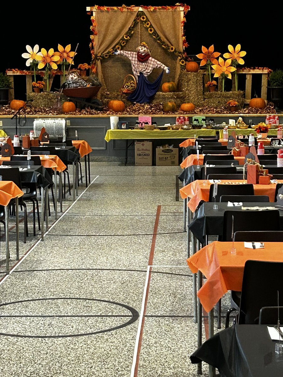 djglenm's tweet photo. Community Dinner https://t.co/di3XgXvSsn